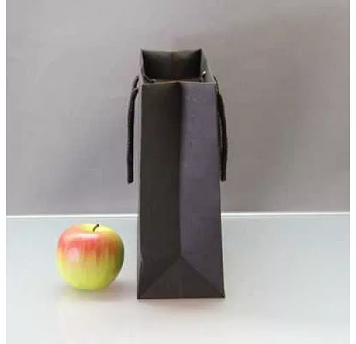 Чёрный бумажный пакет для покупок - 35 х 25 х 10 см.