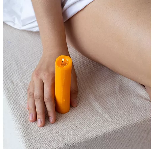 Набор из 2 низкотемпературных БДСМ-свечей Wax Play "To Heat Up" для тактильной практики