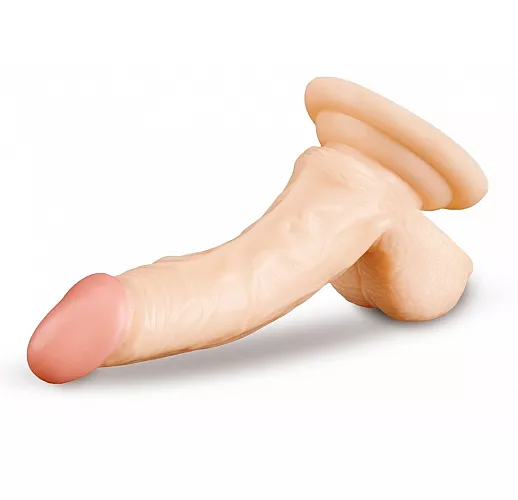 Телесный фаллоимитатор на присоске - 17,5 см.