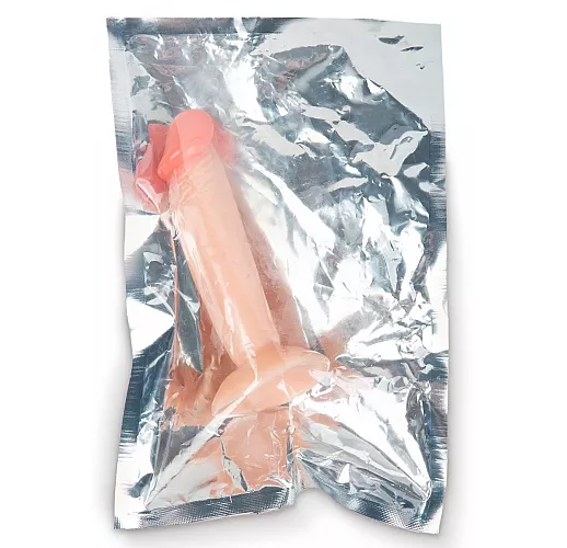 Телесный фаллоимитатор без мошонки на присоске - 17 см.