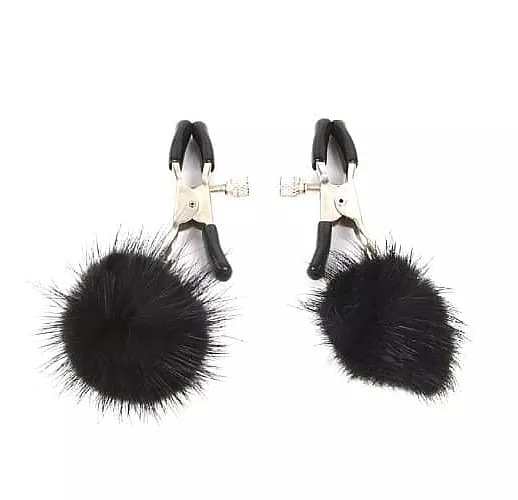 Металлические зажимы на соски с черным пушком