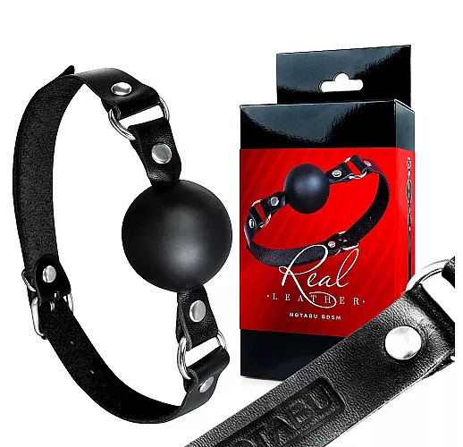 Классический кляп-шар Notabu "Real Leather" на кожаных ремнях с металлическими заклёпками Классический кляп-шар Notabu "Real Leather" на кожаных ремнях с металлическими заклёпками