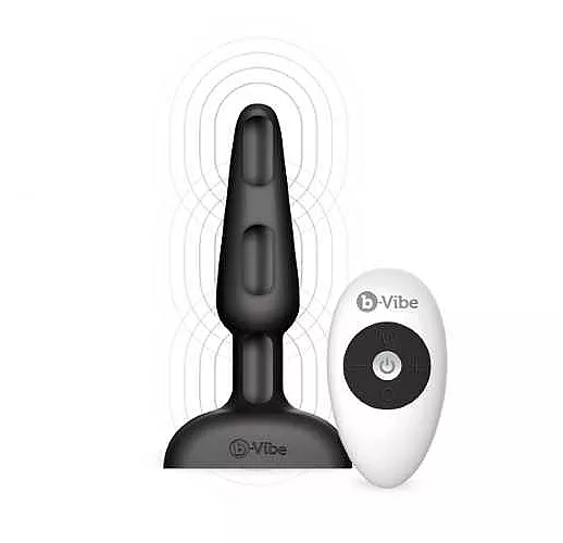 Чёрная анальная вибропробка с 3 источниками вибрации TRIO REMOTE CONTROL PLUG BLACK - 13,5 см. /черный