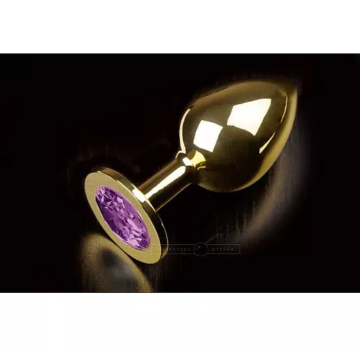 Большая золотая анальная пробка с закругленным кончиком и фиолетовым кристаллом - 9 см.