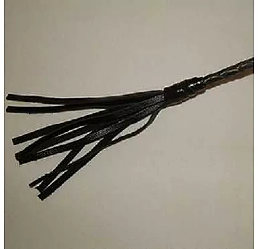 Длинный плетённый стек с наконечником в форме большой кисточки - 85 см.