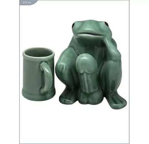 Сувенир - "Лягушка со стопкой"