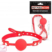 Красный силиконовый кляп-шар Notabu "BDSM Ball R." с металлическими клёпками и на регулируемом ремне