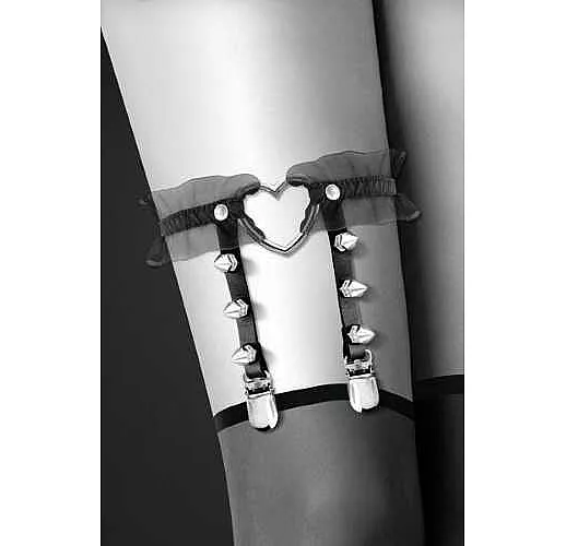 Подвязка с сердцем и шипами GARTER WITH HEART S-M-L черный