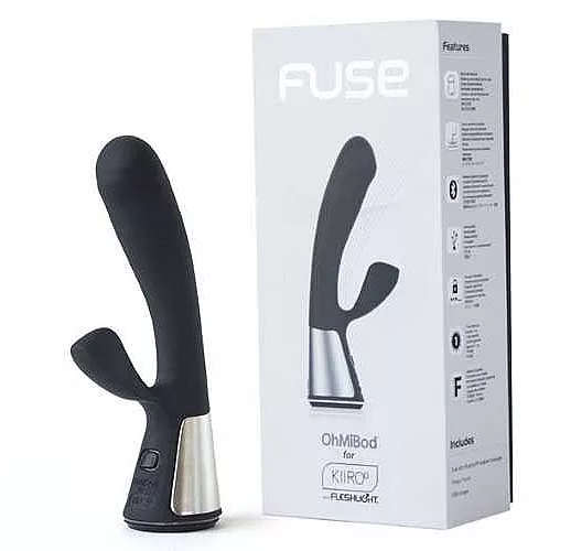 Чёрный интерактивный вибратор Kiiroo Ohmibod Fuse - 18 см.