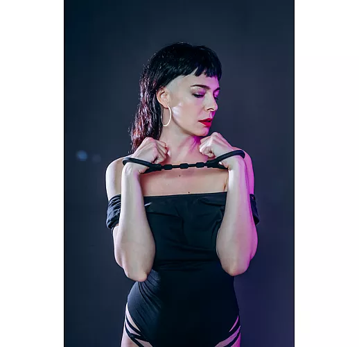 Черные силиконовые наручники Suppression Cuffs Silicone с атласным мешочком для хранения