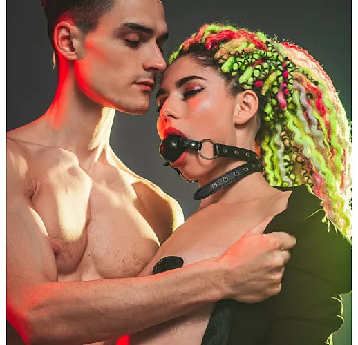 Чёрный кляп-шар Party Hard "Bare" с брутальными металлическими шипами