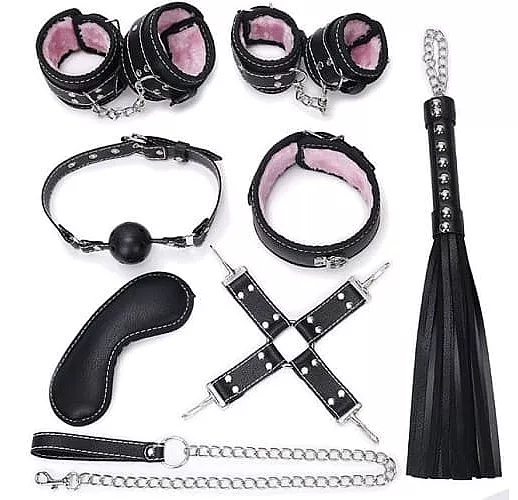 Пикантный черно-розовый набор БДСМ: маска, ошейник, кляп, фиксатор, наручники, оковы, плеть