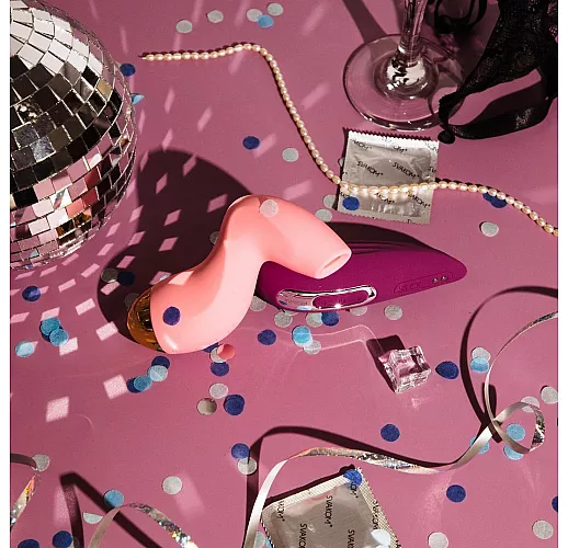 Вакуумно-волновой стимулятор клитора Svakom "Pulse Pure" 5+5 режимов, IPX7, USB