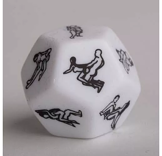 Белые игровые кости с позициями Камасутры