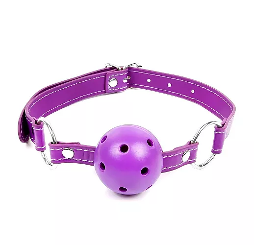 Фиолетовый кляп-шарик Notabu "Ball Gag Classic" с отверстиями для дыхания на регулируемом ремешке Фиолетовый кляп-шарик Notabu "Ball Gag Classic" с отверстиями для дыхания на регулируемом ремешке